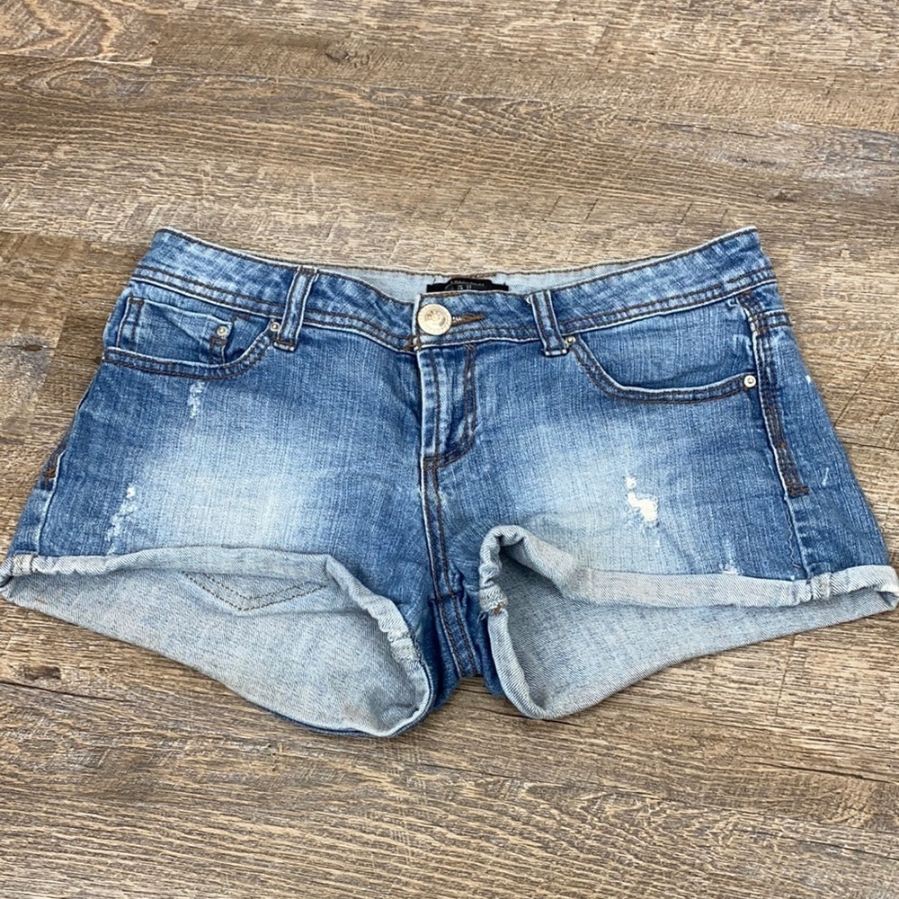 Forever 21 Distressed denim shorts 27
